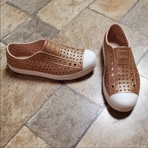 Native Jefferson gold shoes